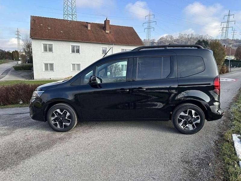 Neu Nissan Townstar Tekna 131 PS (96 kW) 2025 Schwarz Van