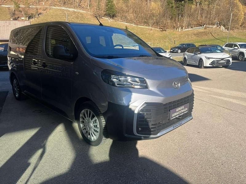 Gebraucht Toyota Proace Verso 144 PS (105 kW) 2025 Silber Kombi