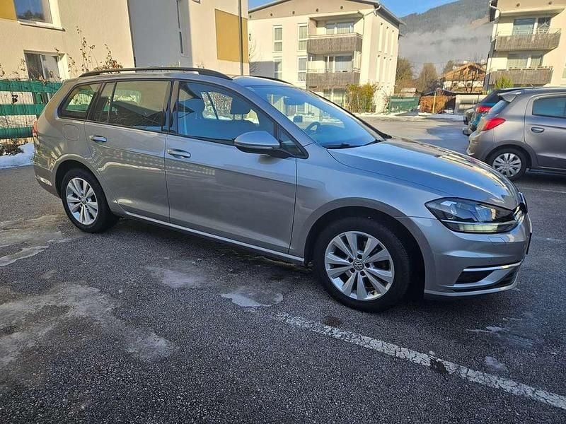 Gebraucht VW Golf VII Comfortline 116 PS (85 kW) 2018 Grau Kombi