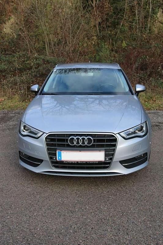 Gebraucht Audi A3 Ambiente 110 PS (80 kW) 2015 Silber Limousine