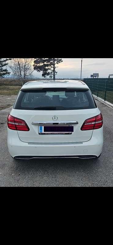 Gebraucht Mercedes 180 109 PS (80 kW) 2017 Weiß Limousine