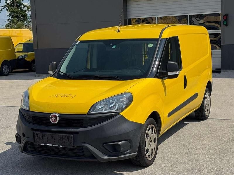 Gebraucht Fiat Doblò Basis 95 PS (69 kW) 2018 Gelb Van / Kleinbus