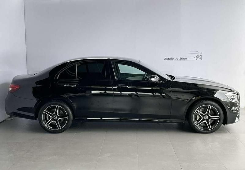 Gebraucht Mercedes E300 AMG 194 PS (142 kW) 2022 Schwarz Limousine