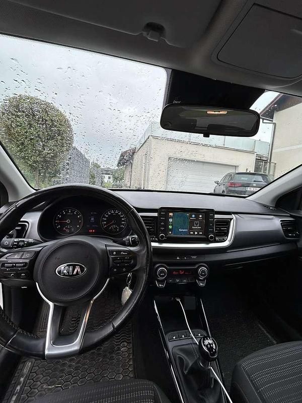 Gebraucht Kia Stonic 83 PS (61 kW) 2018 Weiß SUV