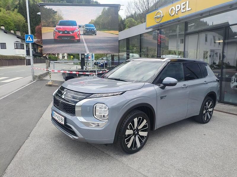 Gebraucht Mitsubishi Outlander P-HEV 136 PS (100 kW) 2025 SUV