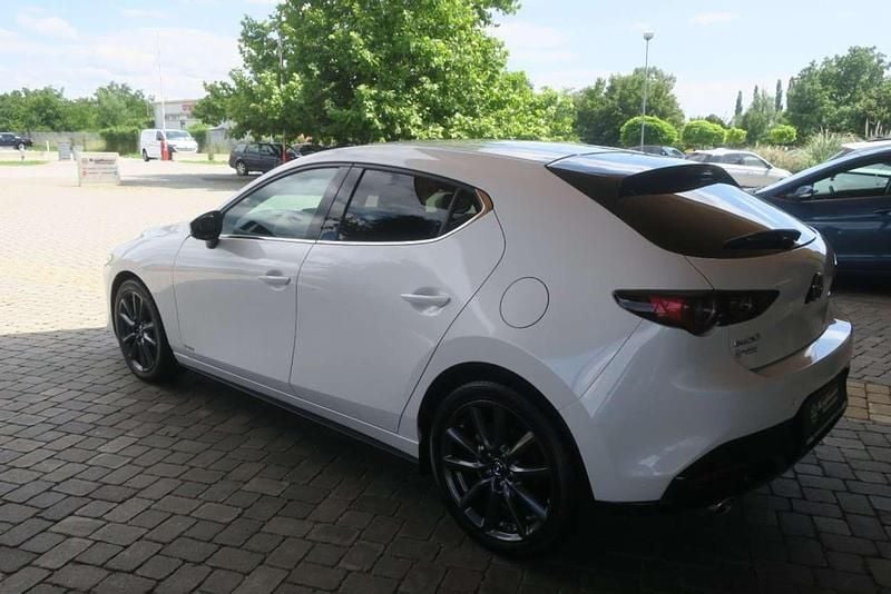 Neu Mazda 3 Exclusive 140 PS (102 kW) 2025 Weiß Limousine