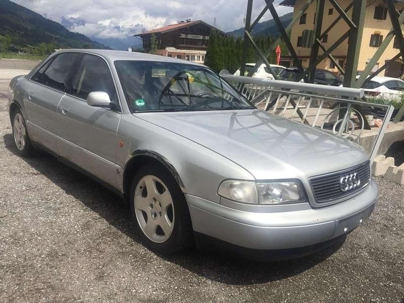 Silber Gebraucht 1996 Audi A8 Limousine | € 5.000 - Bild 1/4