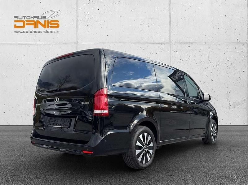 Gebraucht Mercedes V220 163 PS (119 kW) 2021 Schwarz Van / Kleinbus