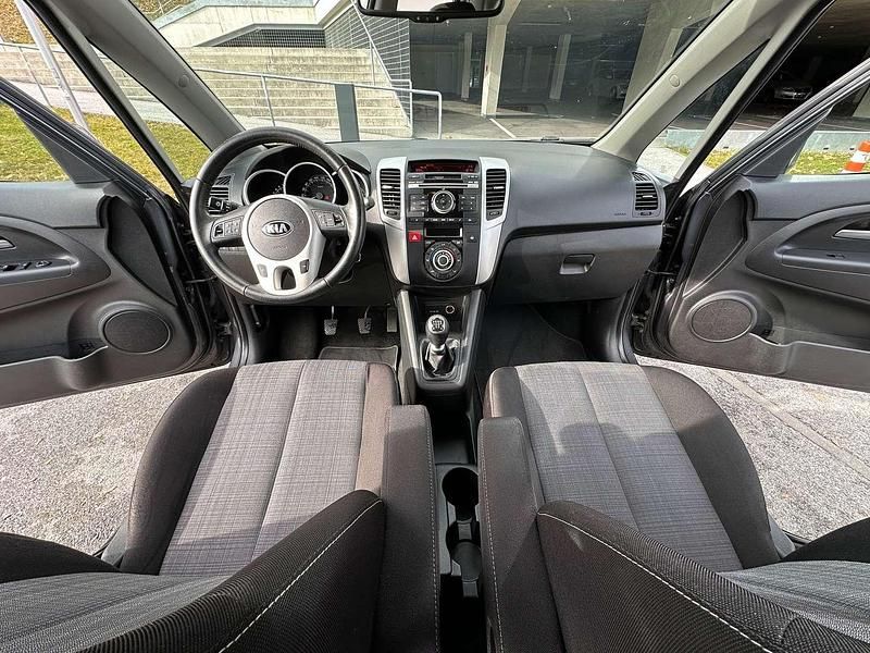 Gebraucht Kia Venga Classic 90 PS (66 kW) 2014 Grau Kleinwagen