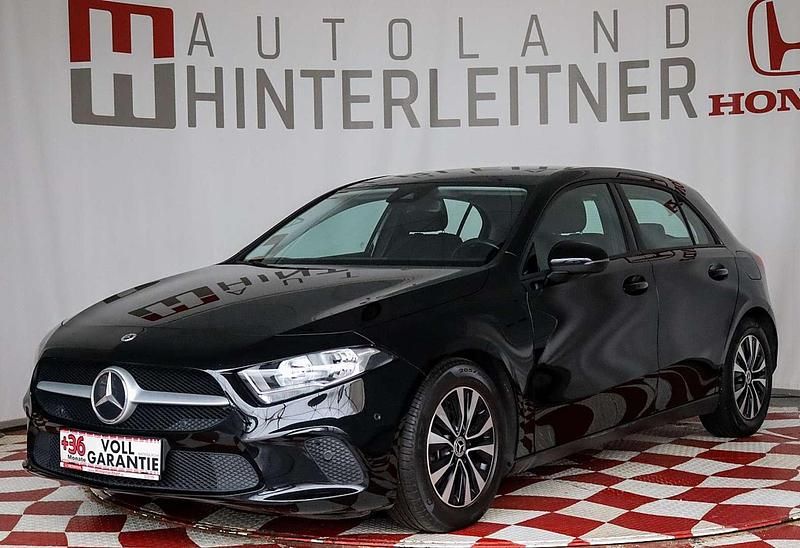 Schwarz Gebraucht 2021 Mercedes A180 Limousine | € 19.950 (Fairer Preis) - Bild 1/4