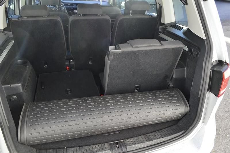 Silber metallic Gebraucht 2019 VW Touran Comfortline Van / Kleinbus | € 19.990 (Guter Preis) - Bild 1/4