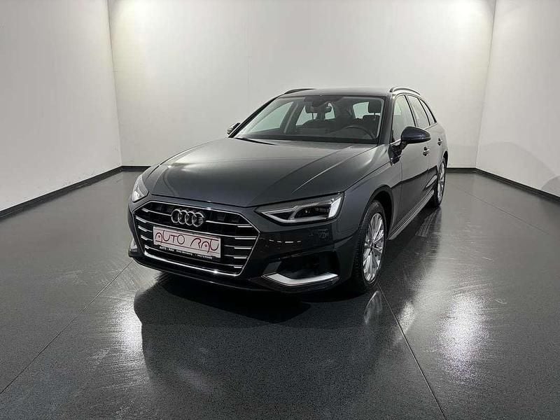 Gebraucht Audi A4 Advanced 163 PS (119 kW) 2023 Grau Kombi