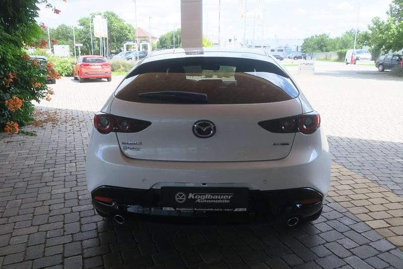 Neu Mazda 3 Exclusive 140 PS (102 kW) 2025 Weiß Limousine