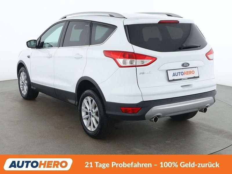 Gebraucht Ford Kuga Titanium 120 PS (88 kW) 2016 Weiß SUV