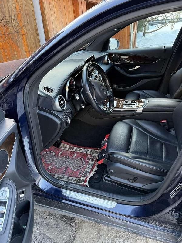 Blau Gebraucht 2018 Mercedes GLC220 SUV | € 31.000 (Guter Preis) - Bild 1/4