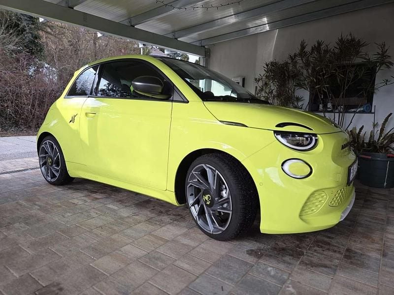 Gebraucht Abarth 500 Scorpionissima 113 kW (154 PS) 2023 Gelb Limousine