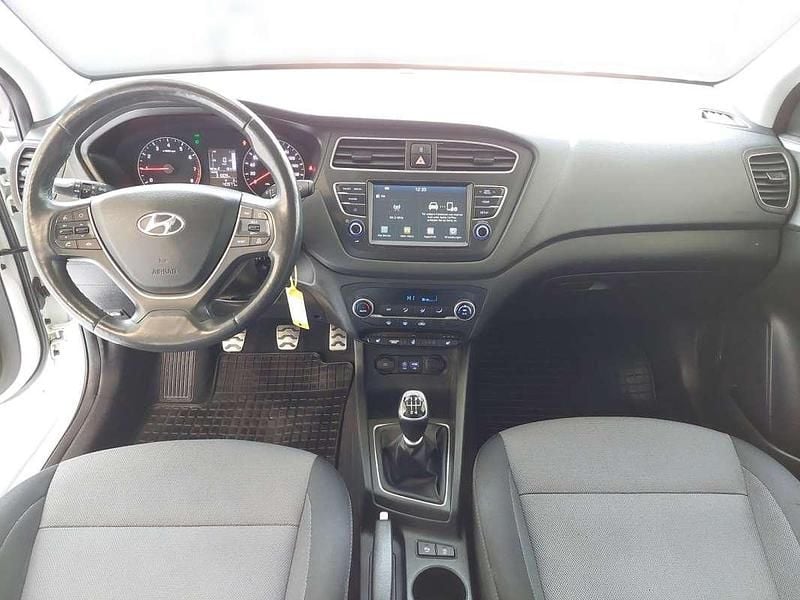 Gebraucht Hyundai i20 Active 99 PS (72 kW) 2019 Weiß Kleinwagen