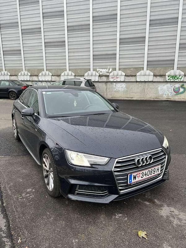 Gebraucht Audi A4 Sport 150 PS (110 kW) 2018 Blau Limousine