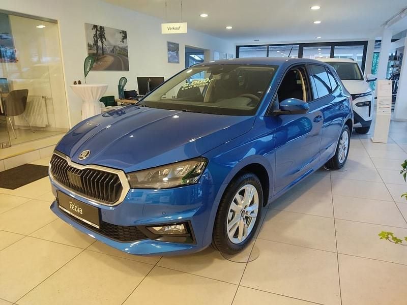 Neu Skoda Fabia Selection 95 PS (69 kW) 2026 Mittelblau  metallic Limousine