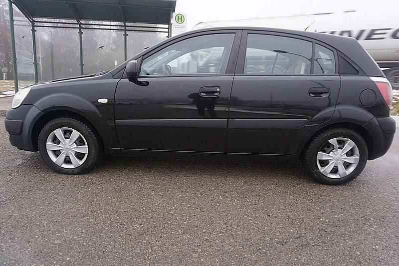 Gebraucht Kia Rio Motion 110 PS (80 kW) 2008 Schwarz Limousine