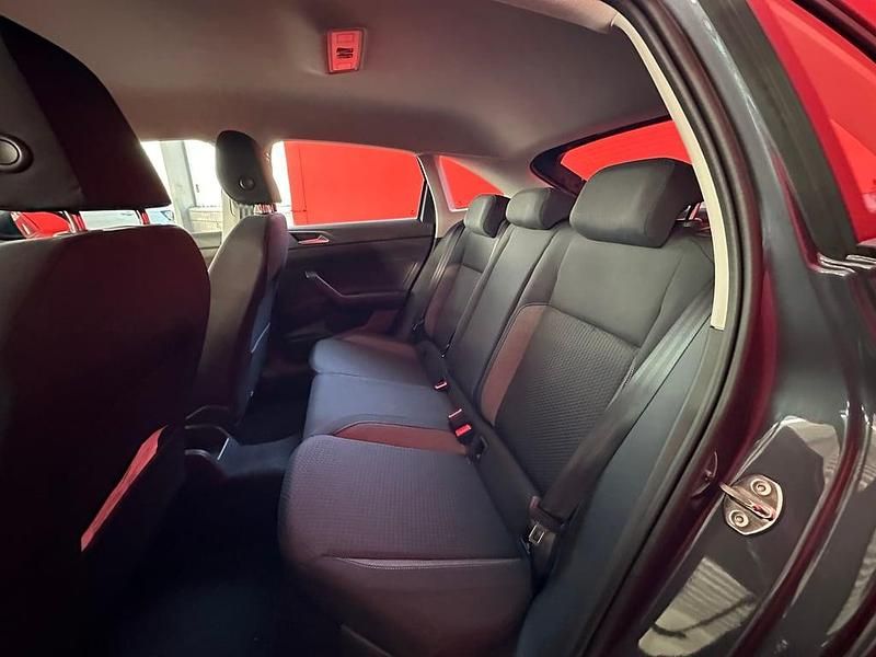 Neu VW Taigo 95 PS (69 kW) 2026 Silber  metallic SUV