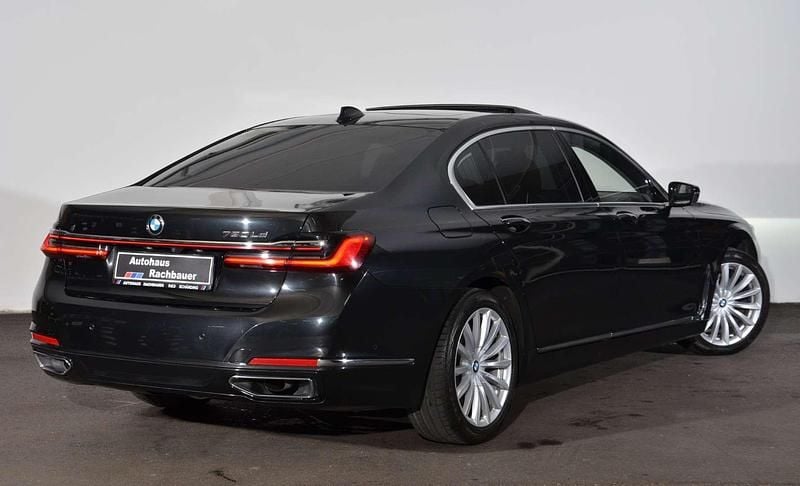 Gebraucht BMW 730L 265 PS (194 kW) 2019 Saphirschwarz Limousine