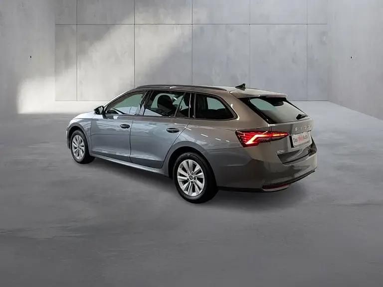 Gebraucht Audi A3 Ambiente 116 PS (85 kW) 2025 Hellgrau  metallic Limousine