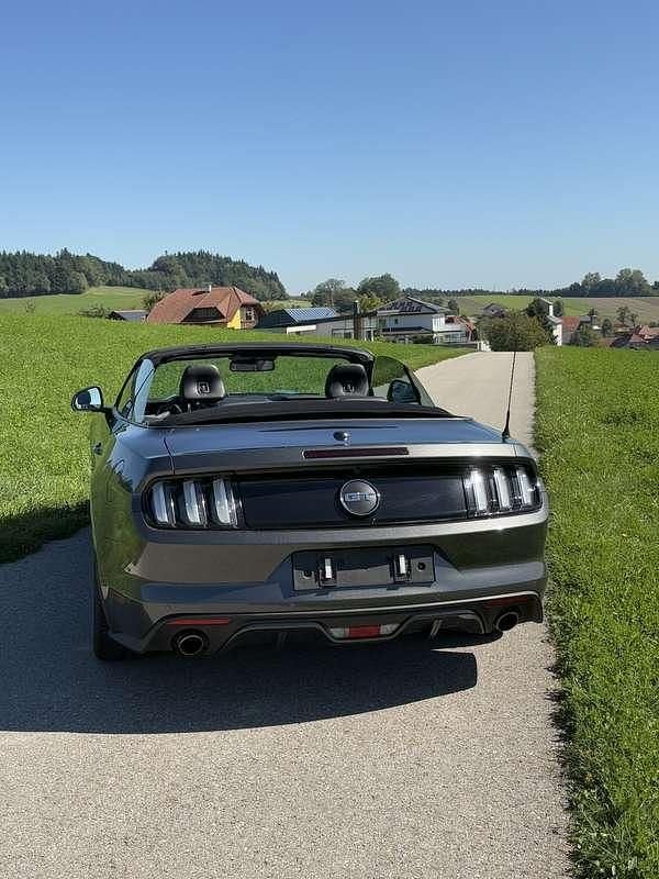 Gebraucht Ford Mustang GT 421 PS (309 kW) 2017 Grau Cabrio