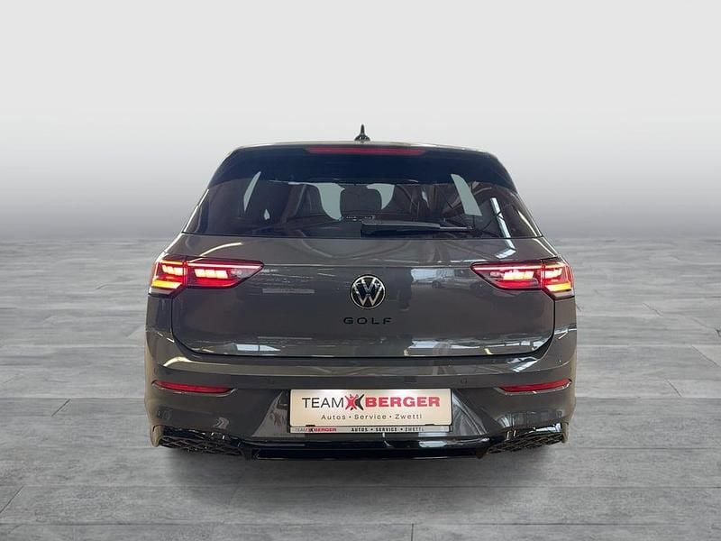 Neu VW Golf VIII Sport 115 PS (84 kW) 2026 Mittelgrau  metallic