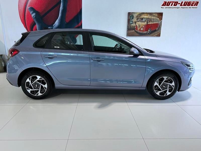Neu Hyundai i30 GO! 99 PS (72 kW) 2025 Meta blue pearl Limousine