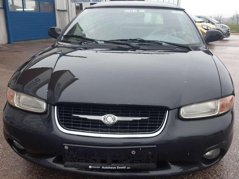 Gebraucht Chrysler Stratus 131 PS (96 kW) 2000 Schwarz Cabrio