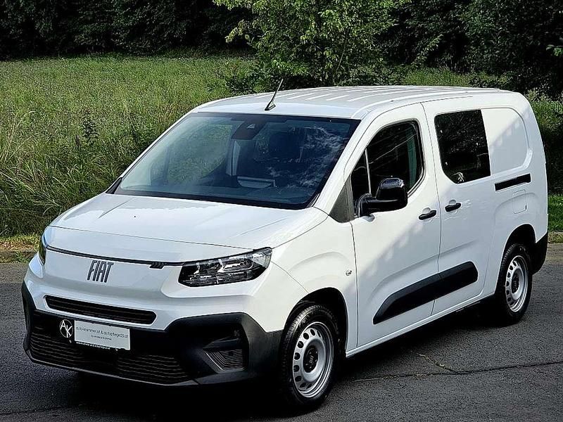 Neu Fiat Doblò 102 PS (75 kW) 2025 Weiß Van / Kleinbus