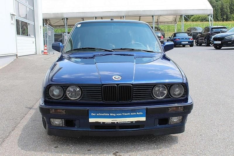 Gebraucht BMW 320 129 PS (94 kW) 1994 Blau Kombi