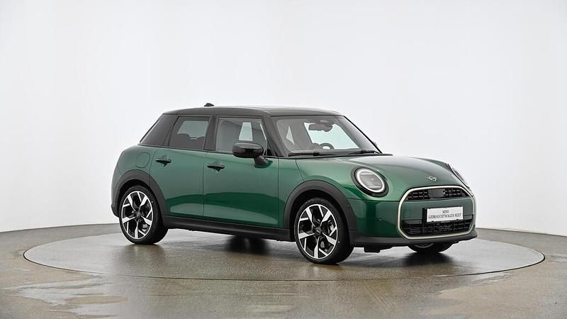 British racing green iv Gebraucht 2024 Mini Cooper Kleinwagen | € 32.580 (Fairer Preis) - Bild 1/1
