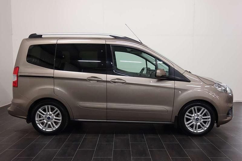 Gebraucht Ford Tourneo Titanium 101 PS (74 kW) 2020 Bronze Kombi