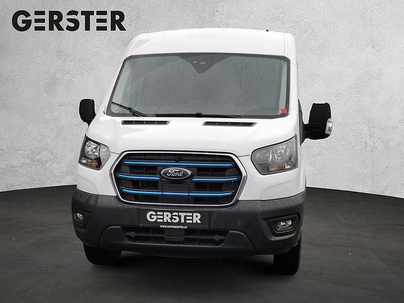 Gebraucht Ford E-Transit Trend 135 kW (184 PS) 2022 Frost weiss Van