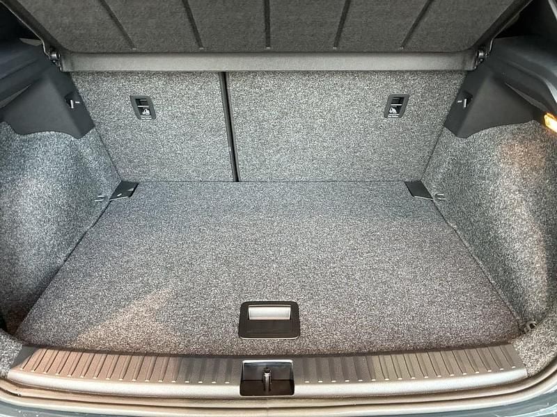 Neu Seat Arona Style 115 PS (84 kW) 2026 Dunkelblau  normal SUV