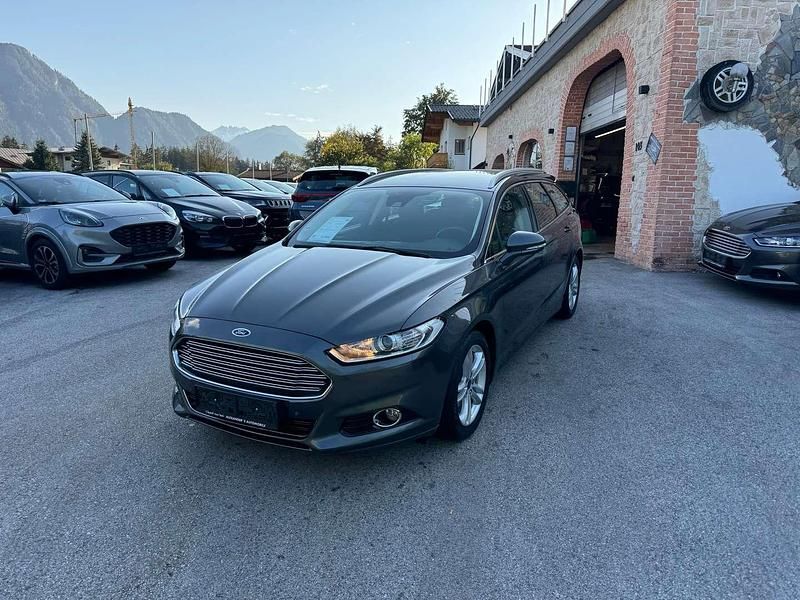 Gebraucht Ford Mondeo Titanium 150 PS (110 kW) 2015 Grau Kombi