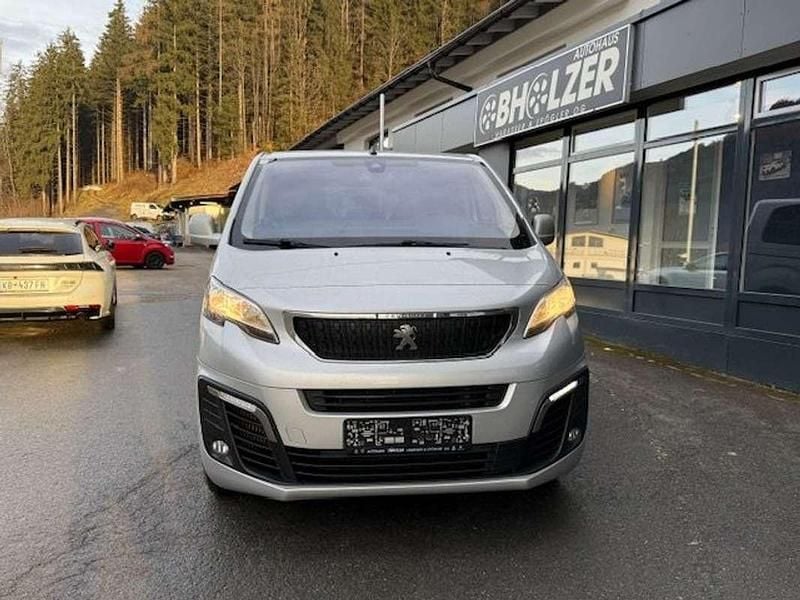 Silber Gebraucht 2017 Peugeot Traveller Active Van / Kleinbus | € 25.490 (Superpreis) - Bild 1/4