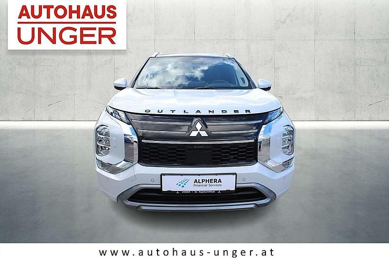Gebraucht Mitsubishi Outlander P-HEV 136 PS (100 kW) 2025 Weiß SUV