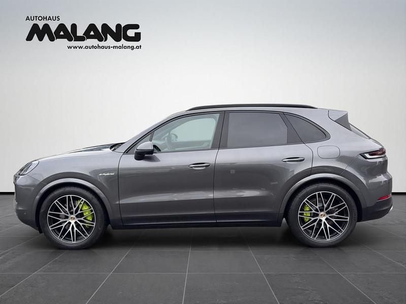 Gebraucht Porsche Cayenne 470 PS (345 kW) 2024 Grau SUV