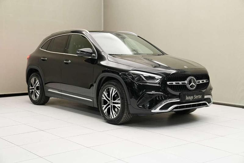 Gebraucht Mercedes GLA180 116 PS (85 kW) 2024 Schwarz SUV