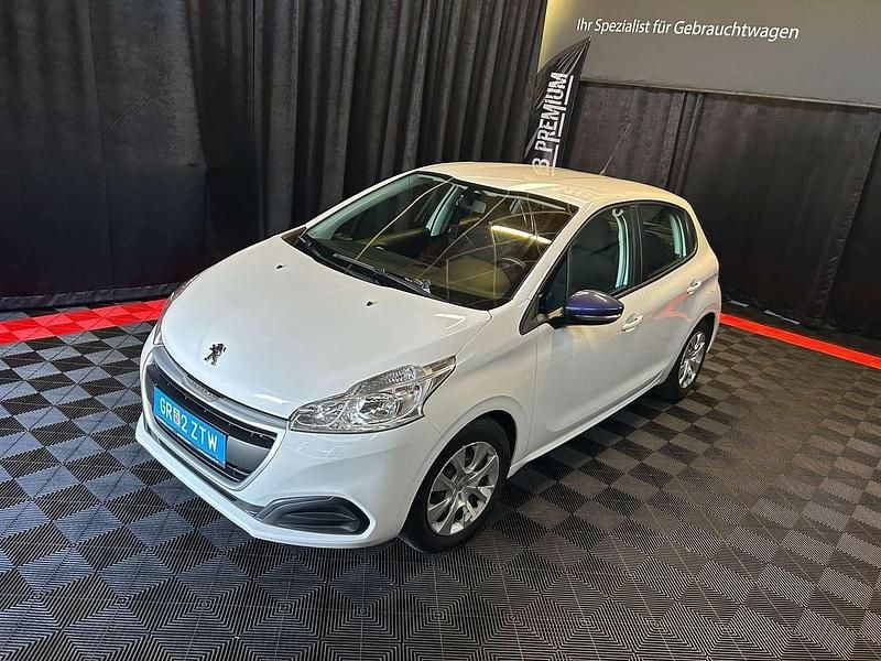 Weiß Gebraucht 2017 Peugeot 208 Kleinwagen | € 6.990 (Etwas zu teuer) - Bild 1/4