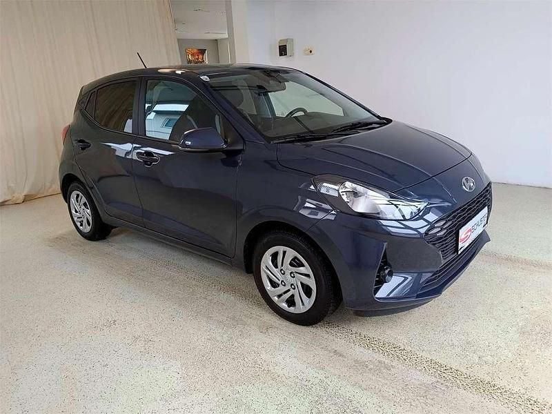 Gebraucht Hyundai i10 67 PS (49 kW) 2023 Grau Kleinwagen