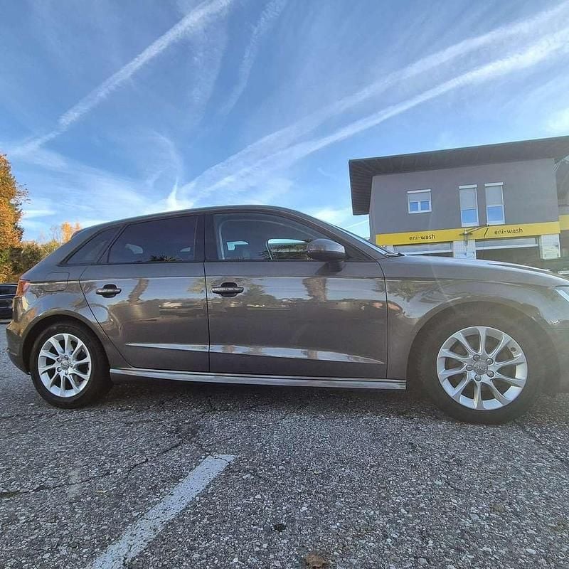 Gebraucht Audi A3 Attraction 110 PS (80 kW) 2014 Limousine