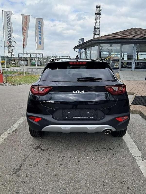 Neu Kia Stonic Gold 79 PS (58 kW) 2025 Schwarz SUV