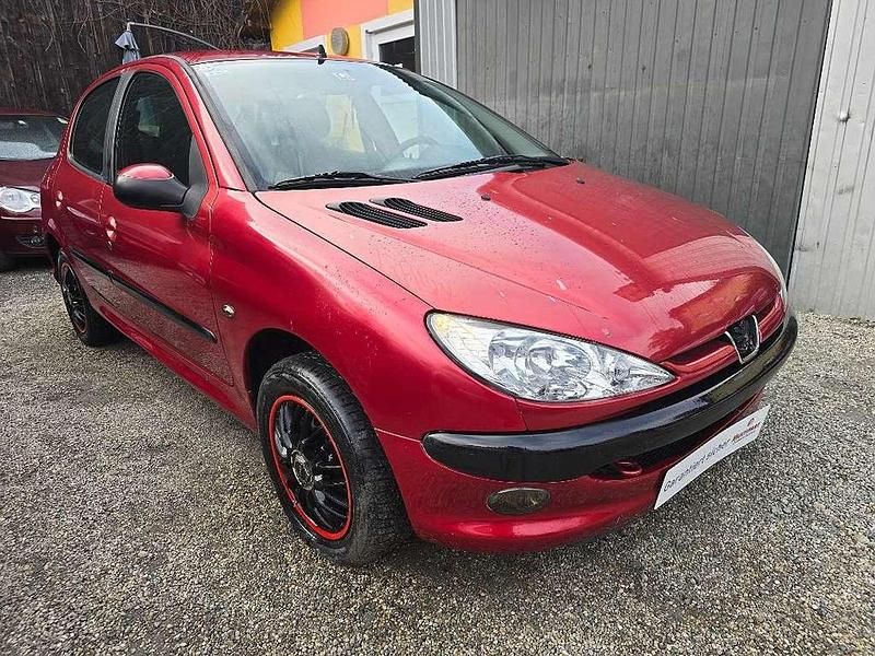 Rot Gebraucht 2006 Peugeot 206 Forever Kleinwagen | € 2.490 - Bild 1/4