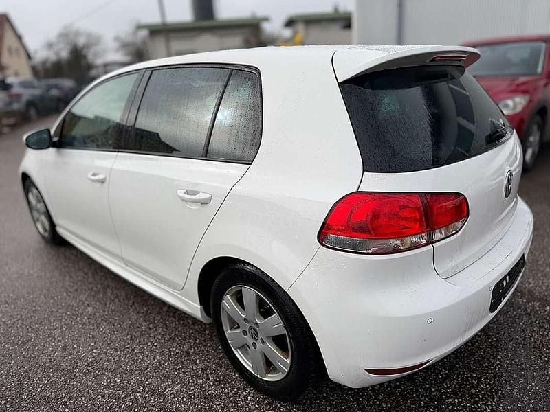 Gebraucht VW Golf 86 PS (63 kW) 2011 Weiß Limousine