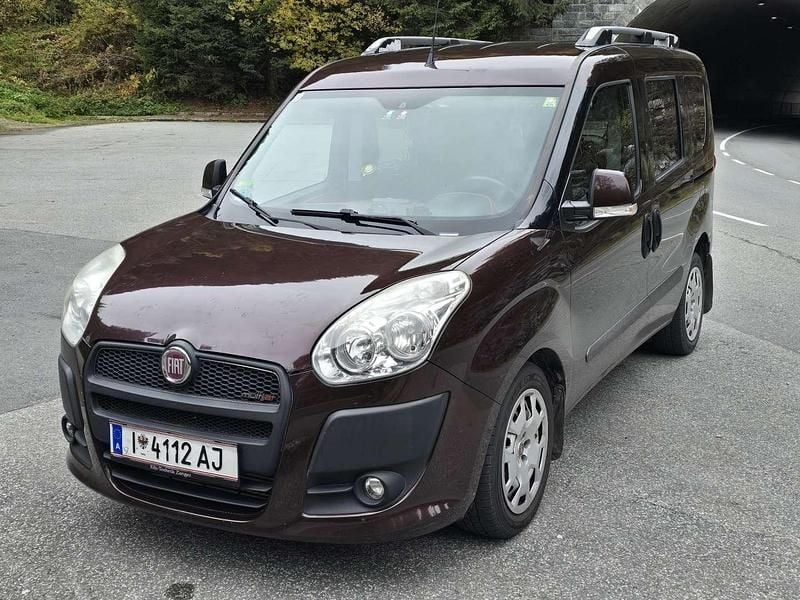 Bronze Gebraucht 2010 Fiat Doblò Emotion Van / Kleinbus | € 4.350 (Fairer Preis) - Bild 1/4