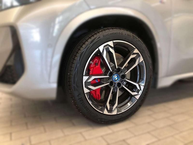 Gebraucht BMW iX1 200 kW (272 PS) 2024 Spacesilber SUV